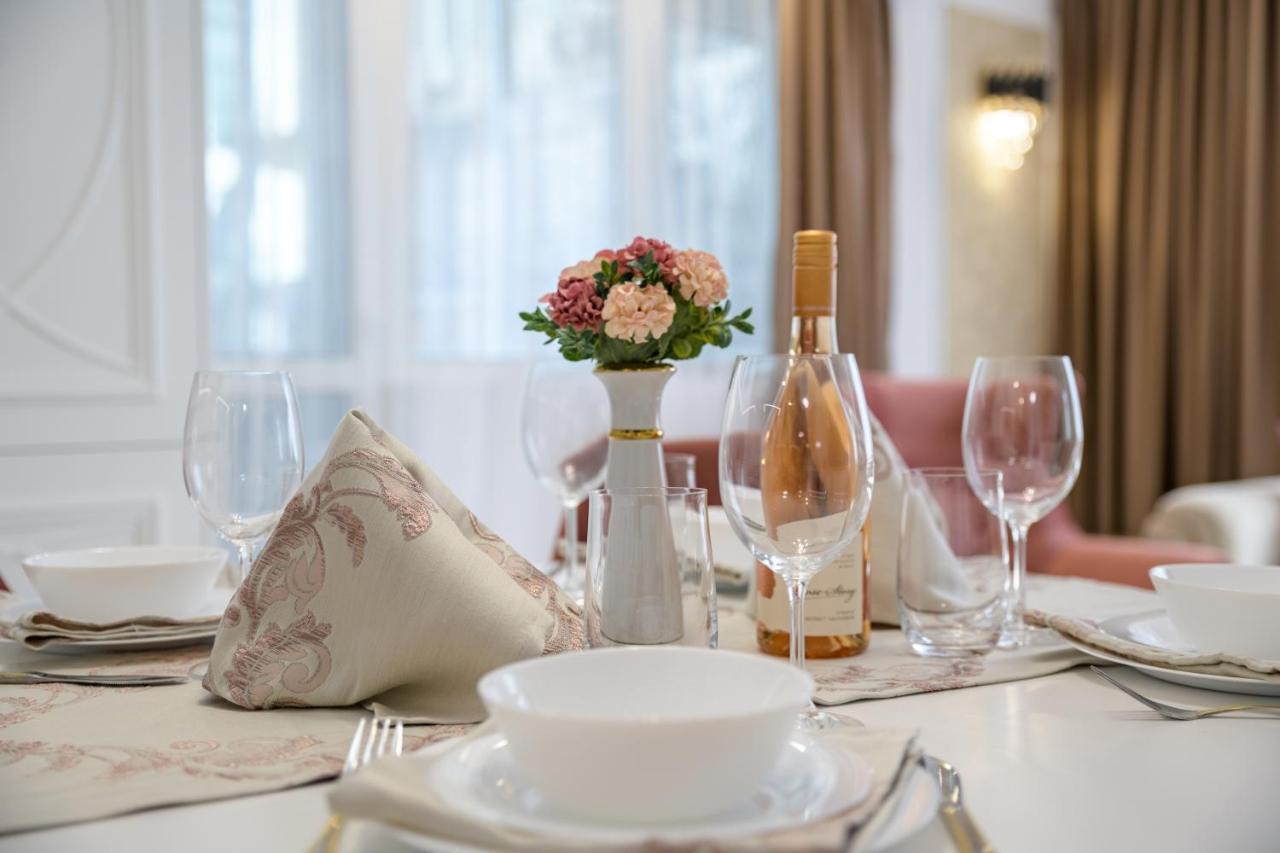 Лукс На Море Luxury Apartment In Downtown With Garage Varna Bagian luar foto