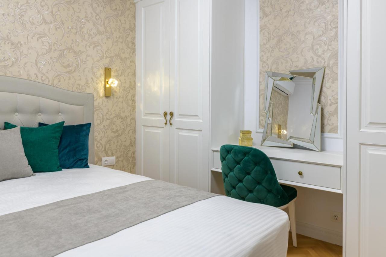 Лукс На Море Luxury Apartment In Downtown With Garage Varna Bagian luar foto